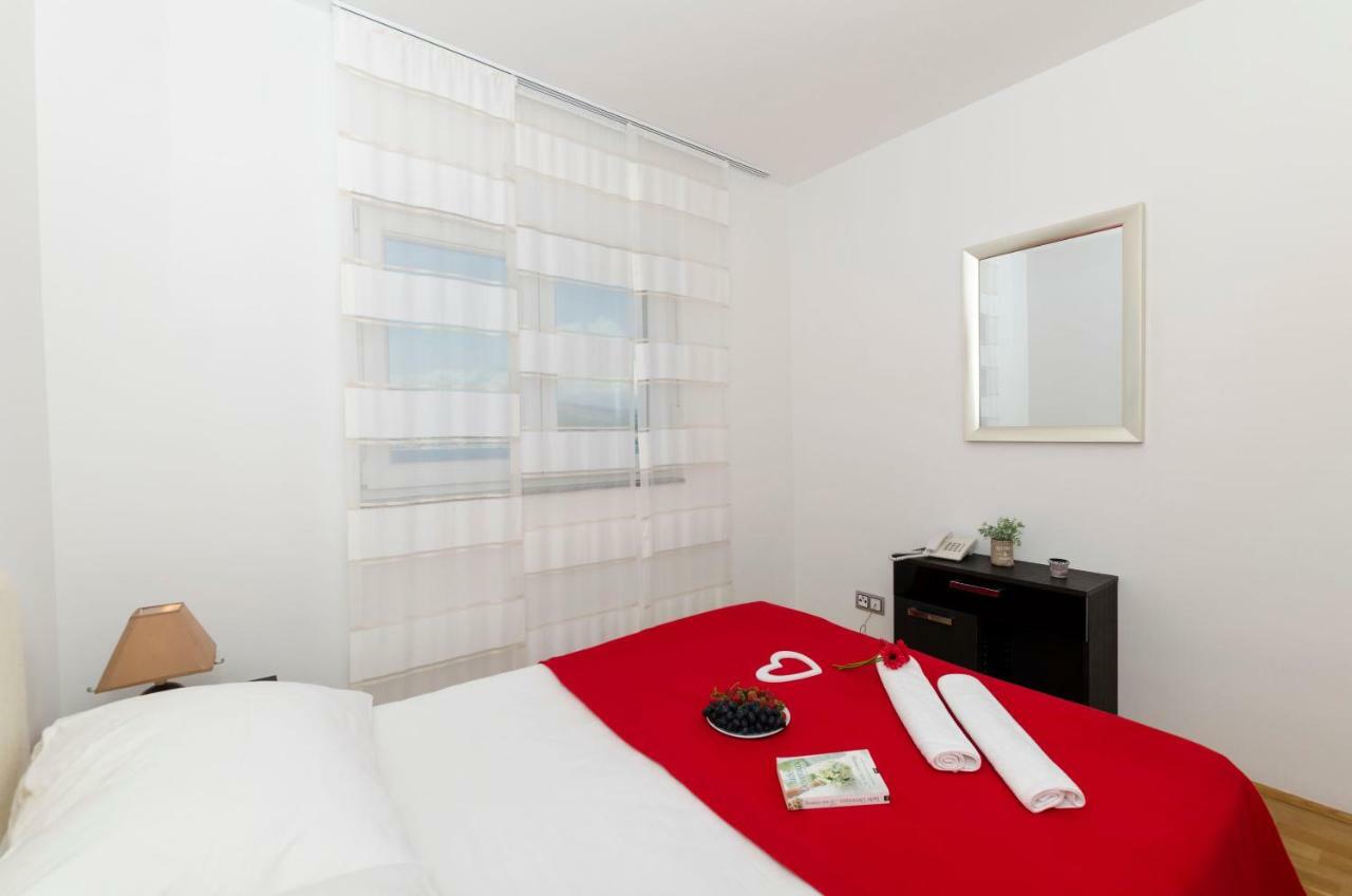 Apartments Maja Donji Okrug  Phòng bức ảnh