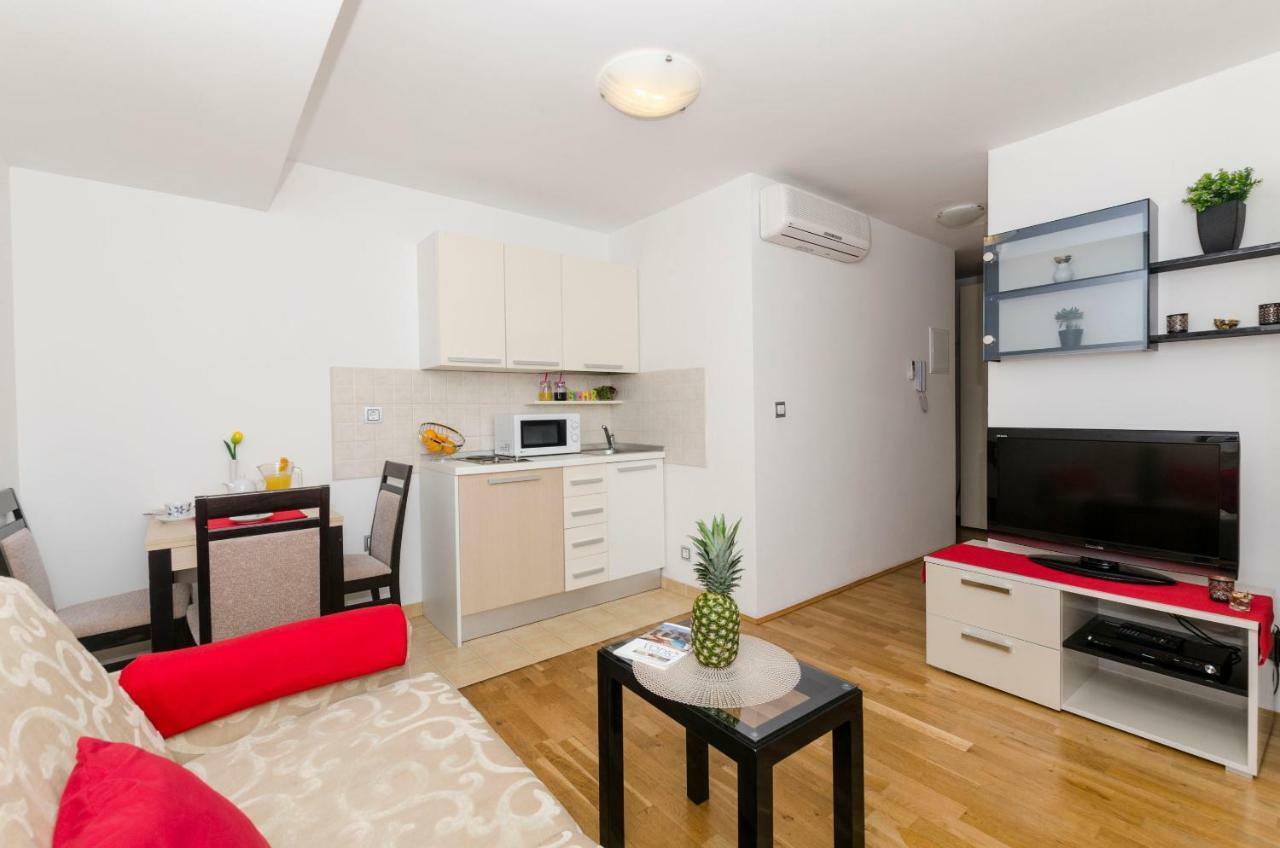 Apartments Maja Donji Okrug  Phòng bức ảnh