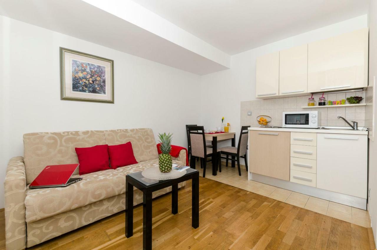 Apartments Maja Donji Okrug  Phòng bức ảnh