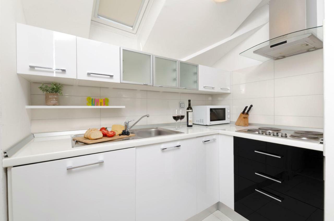 Apartments Maja Donji Okrug  Phòng bức ảnh